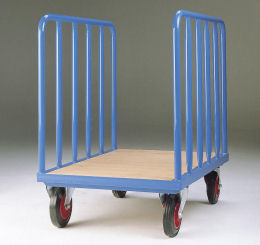 Long goods platform truck